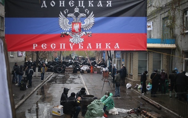 В Мариуполе активисты ДНР митингуют возле Азовстали 