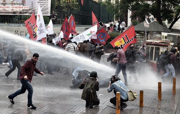 В Стамбуле произошло столкновение манифестантов с полицией