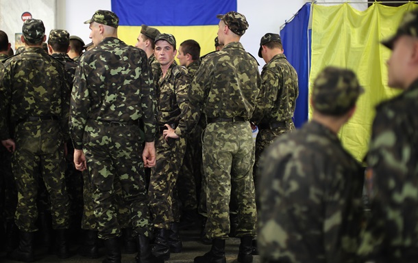 На избирательных участках Киева начали выстраиваться очереди