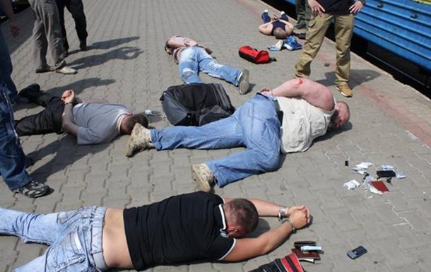 СБУ задержала восемь человек, которые подозреваются в планировании терактов в Украине