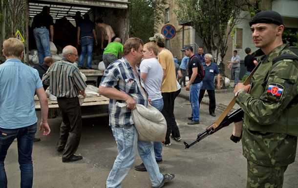 Обзор блогов: как война изменила Донецк и есть ли чеченцы на Донбассе