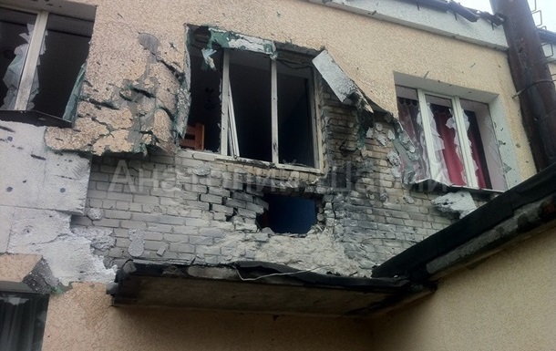 В Славянске вновь разбомбили здание детского приюта