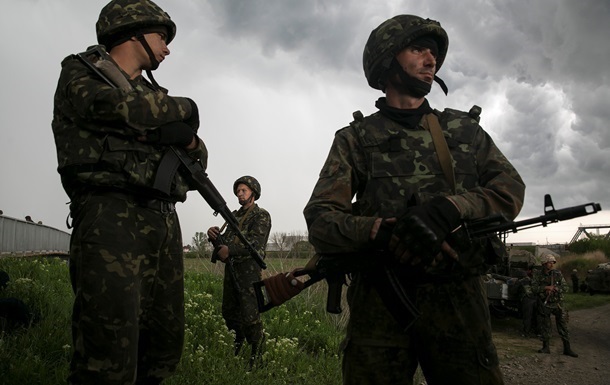 СМИ: Ополченцы на бронетехнике выдвинулись в сторону аэродрома Краматорска