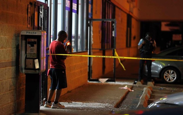 В результате стрельбы в прачечной Чикаго пострадали семь человек