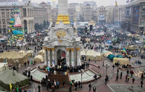 С Майдана нужно убрать все баррикады и палатки - опрос на Корреспондент.net
