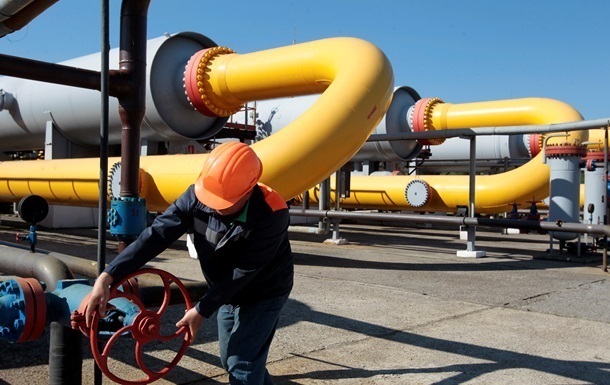 Газпром перенес дату оплаты за газ на один день