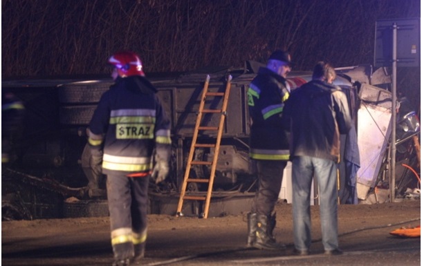 Український автобус потрапив у ДТП в Польщі, семеро людей загинули
