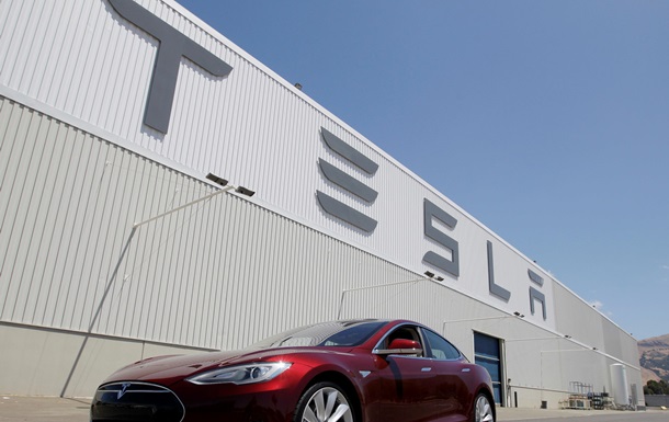 Tesla випустить підводний електромобіль