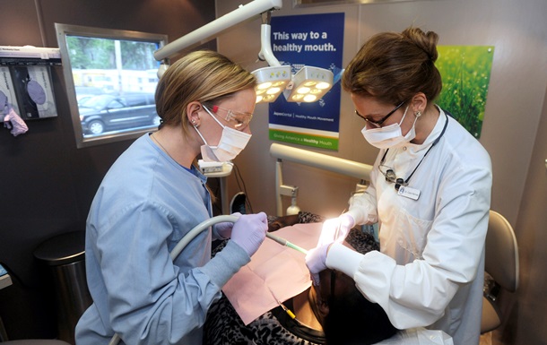 У Британії розробили новий спосіб лікування зубів без пломбування