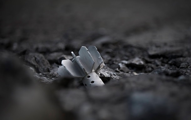 В Луганске снаряд пробил стену лицея - мэрия