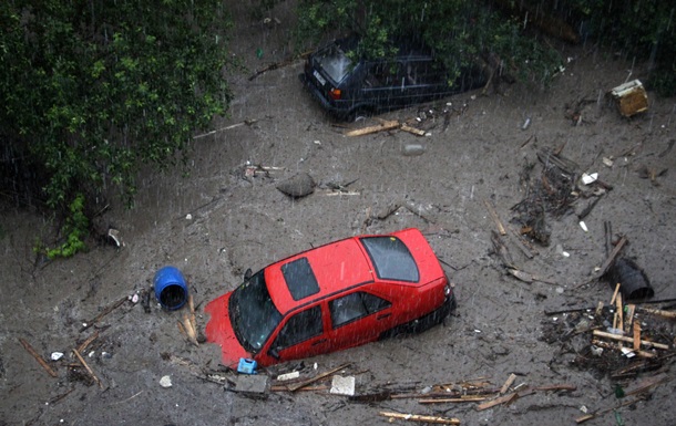 В Болгарии из-за проливных дождей погибли люди