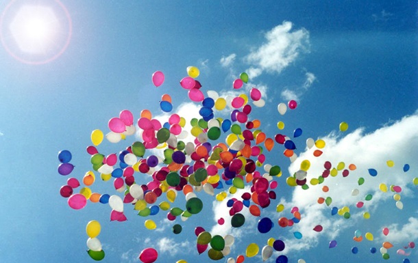 Южная Корея отправила в КНДР воздушные шары со сладостями