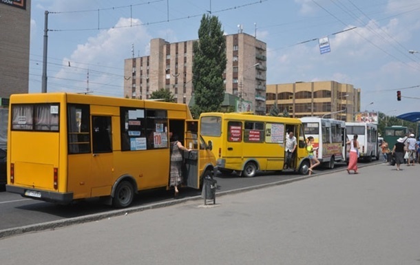 У Луганську скасували більшість міжміських та міжнародних автобусних рейсів