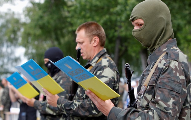 Батальон Донбасс принес присягу перед отъездом на войну