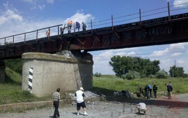 Укрзалізниця назвала причину вибуху залізничного мосту в Запорізькій області