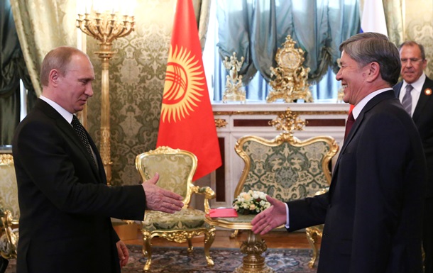 Эксперты: Киргизия идет в Таможенный союз добровольно-принудительно