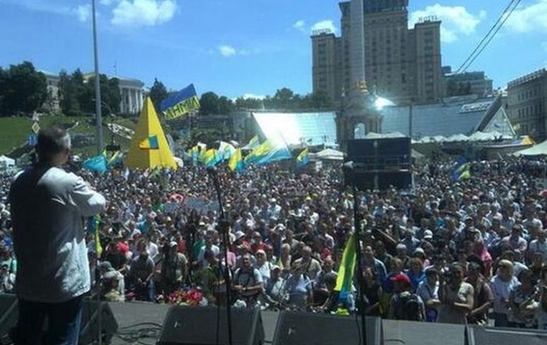 Участники вече на Майдане выдвинули требования президенту
