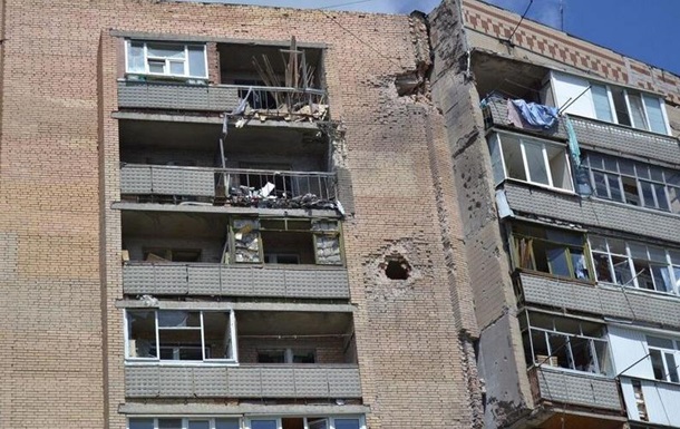 В жилой дом в Славянске попал снаряд, погибла женщина