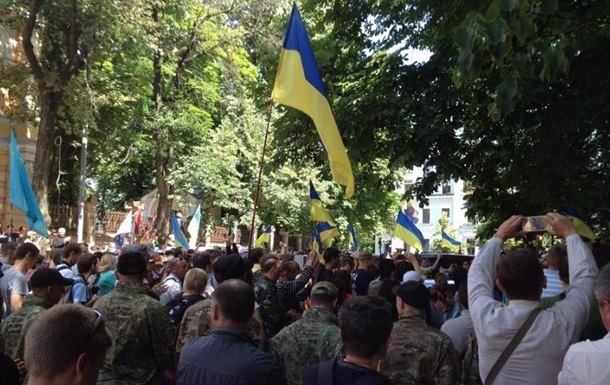 Підсумки 29 червня: чергові мирні консультації і пожежа  у Януковича  