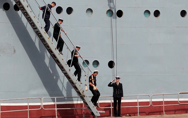 400 российских моряков прибыли на учения во Францию