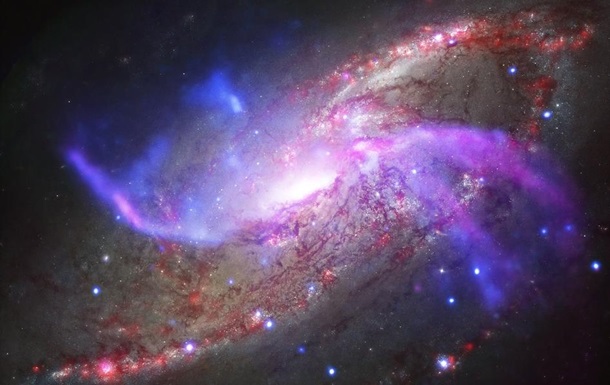 Астрономы исследовали распыляющуюся галактику