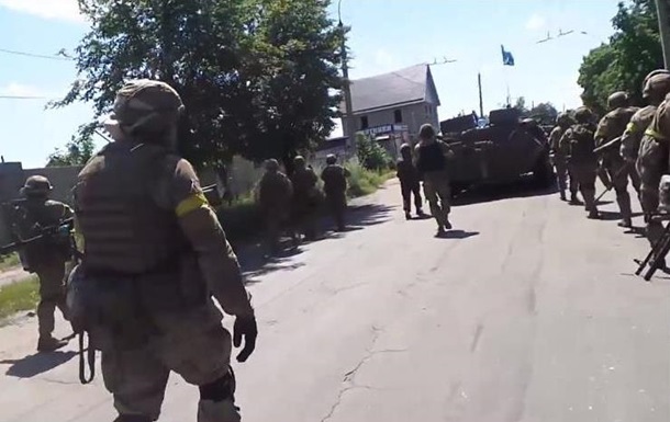 Оприлюднене відео входження українських військ до Слов янська 
