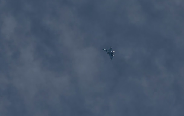 Силовики АТО завдали авіаудару по Луганську в районі аеропорту