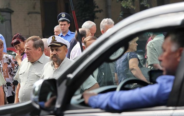 Біля Кабміну чорнобильці перекрили вулицю Грушевського, вимагаючи соціальних виплат