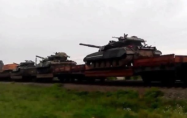 Из Сум на Донбасс отправился поезд с танками