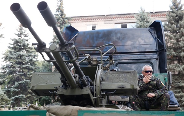 Итоги 10 июля: ДНР ввела в Донецке военное положение, Яценюк анонсировал масштабную приватизацию