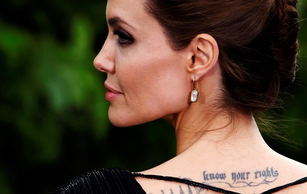 Анджеліна Джолі подала до суду за  героїнове  відео 