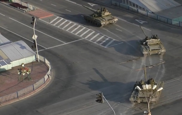 В Луганск вошла колонна военной техники  ополченцев  - пресс-центр АТО 
