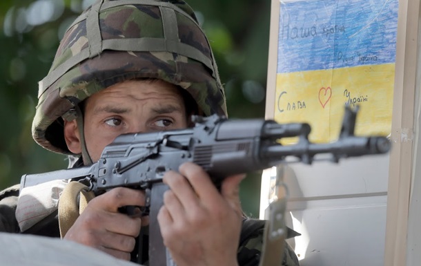 Ніч в зоні АТО: спроба сепаратистів прорватися під Зеленопіллям і бій в Луганському аеропорту 