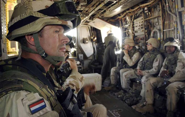 Нидерландские военные требуют отправить их в зону АТО в Украине