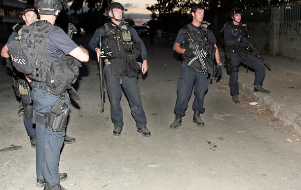 Австралія скеровує в Україну майже 200 поліцейських, деяких - зі зброєю 