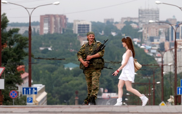Ночные пожары и стрельба в Донецке