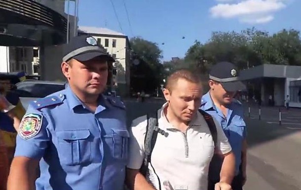 Харківська міліція затримала чоловіка з георгіївською стрічкою 