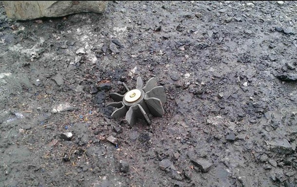 В Луганске в маршрутку попал снаряд, есть жертвы