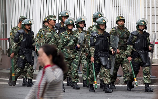 В Китае в результате беспорядков погибло 37 мирных жителей