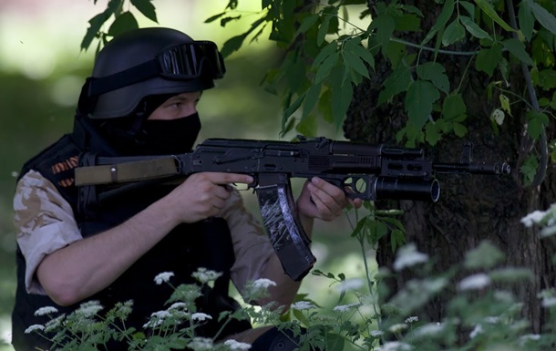 В СНБО заявляют о четырехчасовом обстреле украинских пограничников со стороны РФ 