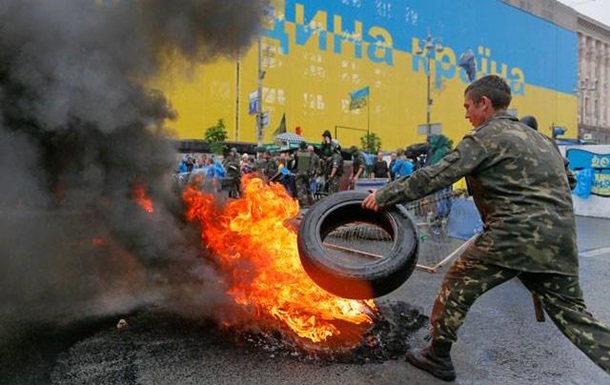 Майдан сьогодні. Головні відео з місця подій