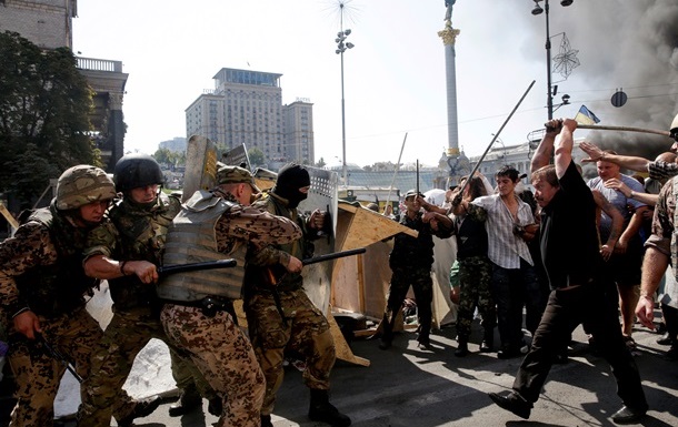 У зіткненнях на Майдані постраждало 50 силовиків - МВС