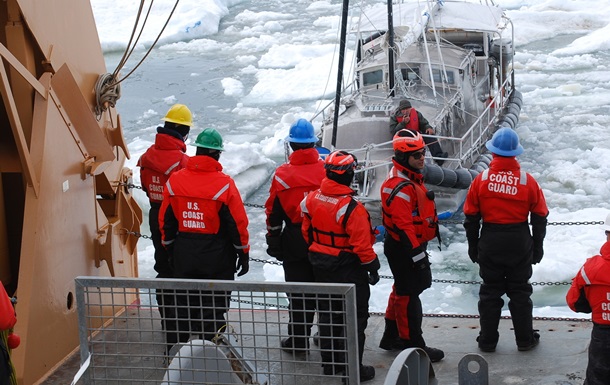 Канада відправила два криголама в Арктику для обґрунтування претензій на нову територію