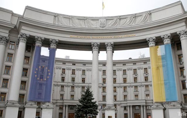МЗС України закликав Росію утриматися від  гуманітарних конвоїв 