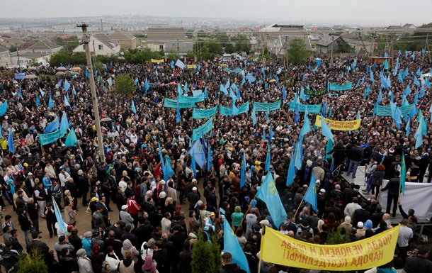 Россия продолжает не пускать в Крым лидеров крымских татар