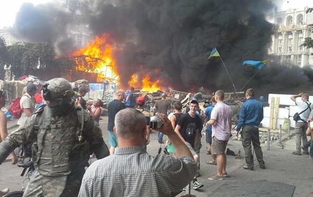 На Майдане вновь горят автомобильные покрышки