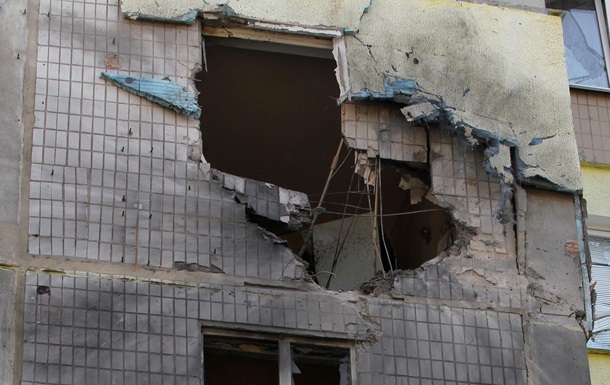 В результате обстрела в Донецке разрушены два жилых дома