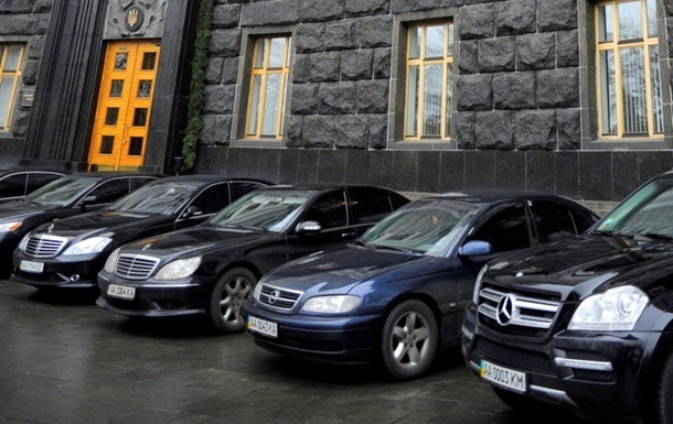 Депутати віддали службові автомобілі силовикам АТО