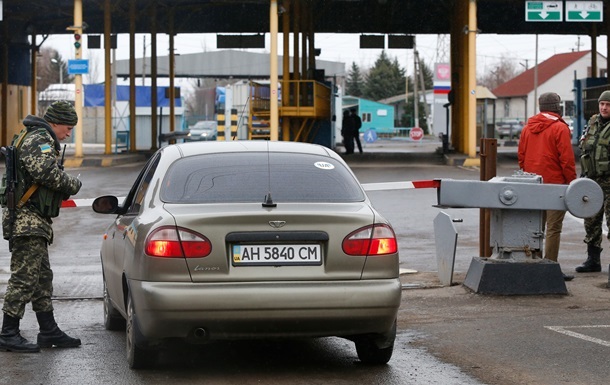 У автомобилистов с украинскими номерами в России потребуют таможенные документы