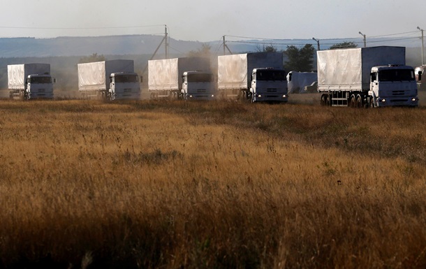 У вантажівках російського гумконвою вивозять заводське обладнання, заявляють в РНБО